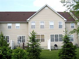 Beautiful 3 Bedroom Townhouse in Windsor Meadows  in East Windsor, NJ (Photo 2 of 12)