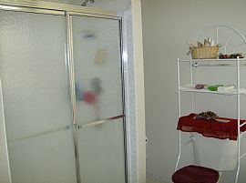 Beautiful 3 Bedroom Townhouse in Windsor Meadows  in East Windsor, NJ (Photo 9 of 12)