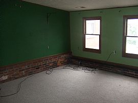 Charming 1 Bedroom Apartment in Mainstrasse  in Covington, KY (Photo 2 of 8)