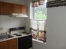 Charming 1 Bedroom Apartment in Mainstrasse  in Covington, KY (Photo 8 of 8)