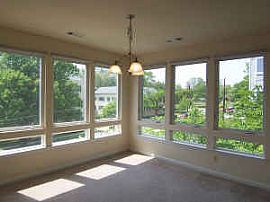 Bright, Like New 2 Bedroom Condo in The Sierra in Arlington, VA (Photo 2 of 3)