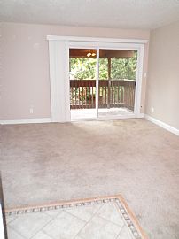 $850 Villa Borgada Condo in Downtown (2881 Huntington Ave.) in Fresno, CA (Photo 2 of 7)