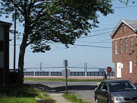 Small 2 Bedroom Home on Riverbank in Penns Grove, NJ (Photo 3 of 5)