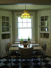 Small 2 Bedroom Home on Riverbank in Penns Grove, NJ (Photo 5 of 5)