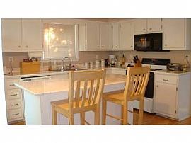 Immaculate 3 Bedroom Townhouse with Great Extras! in Virginia Beach, VA (Photo 4 of 6)