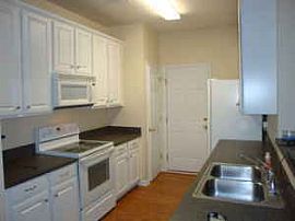Great 3 Bedroom Townhouse in Nice Area and Great Location in Greenville, SC (Photo 3 of 4)