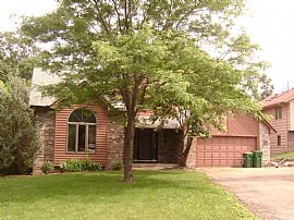 5 Bedroom Executive Home For Rent in Burnsville, MN