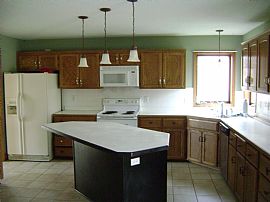 5 Bedroom Executive Home For Rent in Burnsville, MN (Photo 3 of 12)