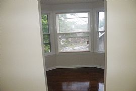 Awesome 1 Bedroom Apartment with Garage Parking in Louisville, KY (Photo 3 of 6)