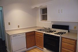 Awesome 1 Bedroom Apartment with Garage Parking in Louisville, KY (Photo 4 of 6)