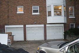 Awesome 1 Bedroom Apartment with Garage Parking in Louisville, KY (Photo 5 of 6)