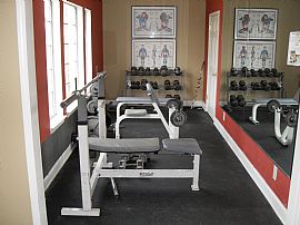 Impeccable 1 Bedroom Apartment with Den on 3rd Floor in North Royalton, OH