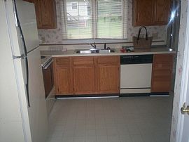 Sublime 3 Bedroom Home in Quiet Neighborhood in Greensboro, NC (Photo 3 of 11)