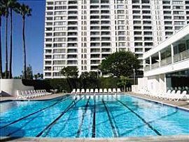 Pristine 1 Bedroom Apartment on Neilson Way in Santa Monica, CA (Photo 2 of 8)