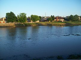 Appealing 3 Bedroom Lake Front Home with All Appliances in Cordova, TN (Photo 6 of 7)