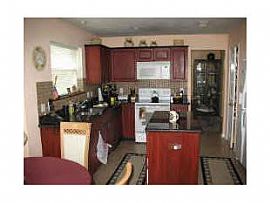 Beautiful 3 Bedroom Home with Stunning View in Sugar Land, TX (Photo 2 of 2)