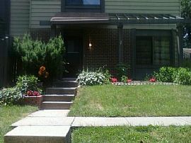 Lovely 3 Bedroom Townhouse with Club House and Storage in Germantown, MD