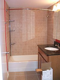 2 Bedroom - 1 Block From Roselle Metra in Roselle, IL (Photo 3 of 5)