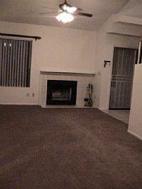 Terrific 3 Bedroom Townhouse 1st Month = Rent Half Off in Mesa, AZ (Photo 3 of 4)