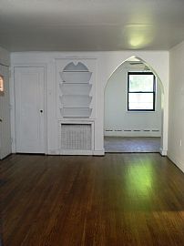 Comfy 2 Bedroom First Floor of Duplex with Small Bonus Room! in Squirrel Hill, PA (Photo 2 of 4)