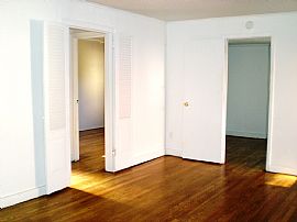 Comfy 2 Bedroom First Floor of Duplex with Small Bonus Room! in Squirrel Hill, PA (Photo 4 of 4)