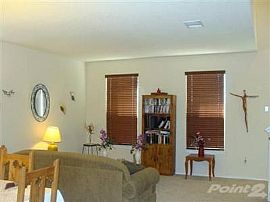 Beautiful 3 Bedroom Dr Horton Home - Minutes From Ft. Hood! in Copperas Cove, TX (Photo 2 of 12)