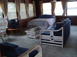 Treasure Island Beach Front Studio Apartment in Treasure Island, FL (Photo 2 of 2)