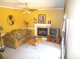 903 Edgewater Drive in Newport News, VA (Photo 4 of 6)