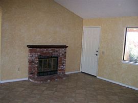Nice Custom Painted 3 Bedroom Home in Quiet Neighborhood in Twentynine Palms, CA (Photo 3 of 4)