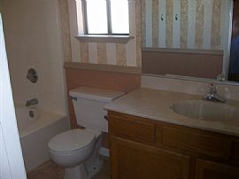 Nice Custom Painted 3 Bedroom Home in Quiet Neighborhood in Twentynine Palms, CA (Photo 4 of 4)