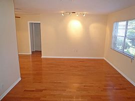 Beautiful 2/2 Home in Seminole in Seminole, FL (Photo 2 of 8)