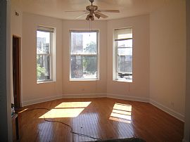 Stunning 3 Bedroom Apartment Laundry Included! in Chicago, IL