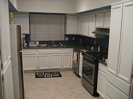 Huge (2000 Sq Ft), Gorgeous 3br/2.5ba Condo in Sherman Oaks! in Sherman Oaks, CA (Photo 4 of 5)