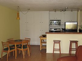 Furnished Condo Unit in Oakland, CA (Photo 4 of 8)