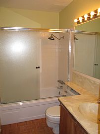 Furnished Condo Unit in Oakland, CA (Photo 5 of 8)