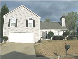 Clean, Spotless 4 Bedroom Home with Eat-In Kitchen in Acworth, GA