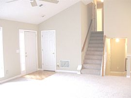 Clean, Spotless 4 Bedroom Home with Eat-In Kitchen in Acworth, GA (Photo 3 of 5)