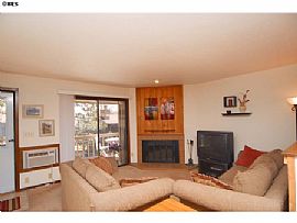 Beautiful 2 Bedroom Top Floor Condo - Recently Remodeled  in Boulder, CO