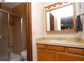 Beautiful 2 Bedroom Top Floor Condo - Recently Remodeled  in Boulder, CO (Photo 5 of 6)