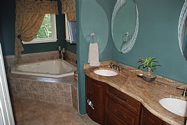 Roomy 5 Bedroom Home with  All The Upgrades and 5 Car Garage in Riegelsville, PA (Photo 5 of 11)