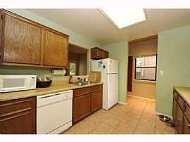 Amazing 2 Bedroom Home in Cinnamon Sola in Austin, TX (Photo 3 of 6)