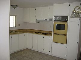 Freshly Painted 2 Bedroom with $99 Move in Specials!!  in Peoria, AZ (Photo 2 of 12)