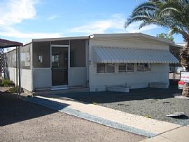 Spacious 2 Bedroom Mobile Home for $600 a Month! Great Deal! in Peoria, AZ