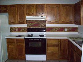 Great 4 Bedroom Home with Bonus Room - One Block From Lake Toho in Saint Cloud, FL (Photo 4 of 5)