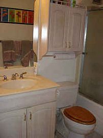 Spacious 1 Bedroom Condo in Central Salt Lake with Great View  in Honolulu, HI (Photo 3 of 4)