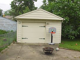 Cozy 2 Bedroom Home in Cleveland's West Side in Cleveland, OH (Photo 3 of 8)