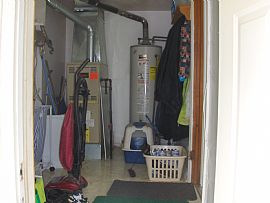 Cozy 2 Bedroom Home in Cleveland's West Side in Cleveland, OH (Photo 8 of 8)