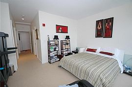 Furnished 1 Bedroom Apartment on 110 Washington in Miami Beach, FL (Photo 4 of 6)