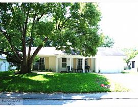 Cute 2 Bedroom Home - Freshly Painted - In and Out in Hudson, FL