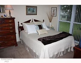 Cute 2 Bedroom Home - Freshly Painted - In and Out in Hudson, FL (Photo 5 of 5)